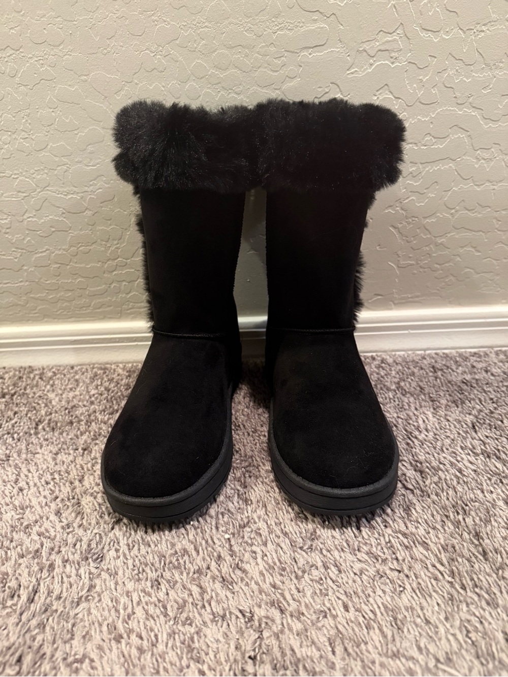 The Children's Place Black Faux Fur Winter Boots for Women